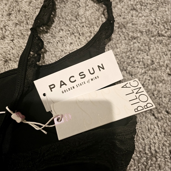 Billabong Bella lace overlay bikini top L NWT - Picture 3 of 5